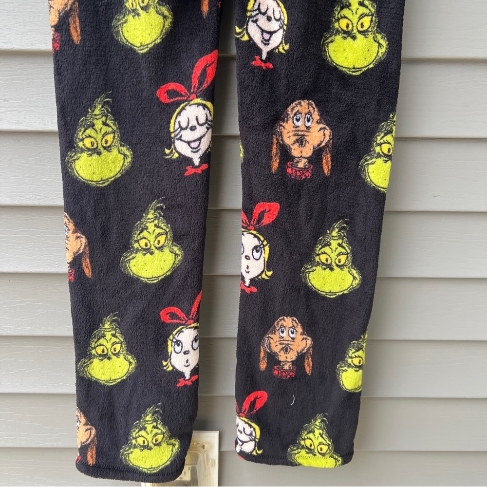 Dr. Seuss Pajama Pants Women's Size M Grinch & Cindy Lou Print Black - Picture 7 of 13